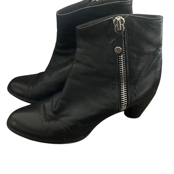 Vintage Stuart Weitzman Black Heel Leather Booties Size 9 - Picture 5 of 9